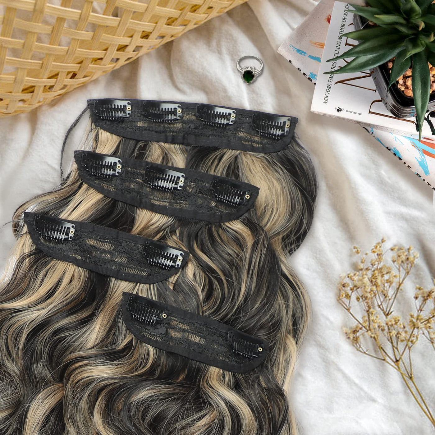 JoyfulBeauty Clip in Hair Extensions 4PCS Black Mix Blonde Hair Extensions Long Wavy Synthetic Hairpieces for Women Daily use（4PCS 20 Inch)